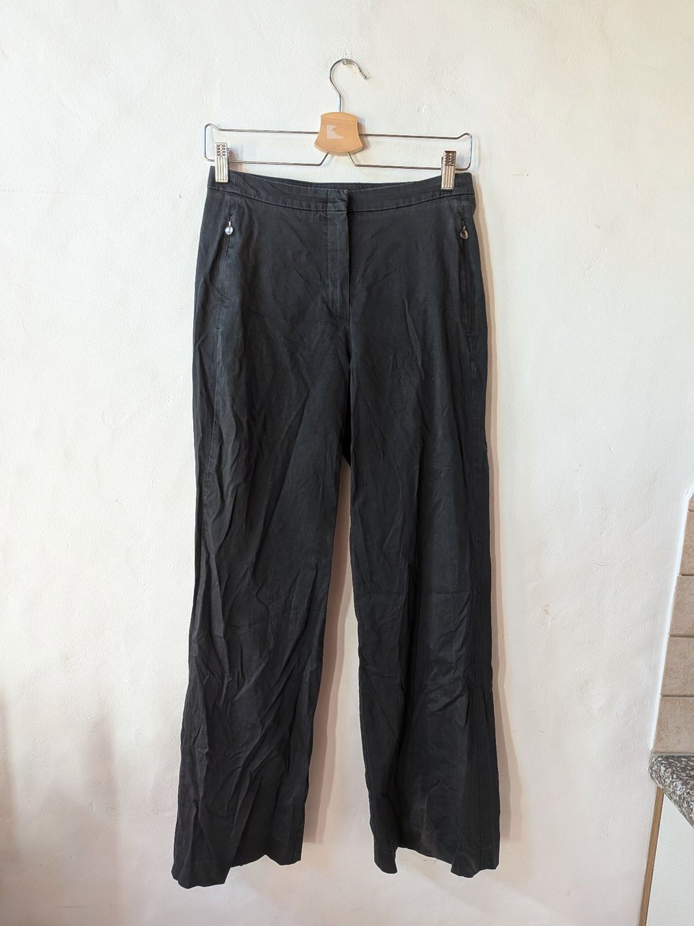 Marc Cain Pantaloni: Ausgestellte Papierhose von Marc Cain Baumwolle – Usato da Peccia venduto da LillyMarie98