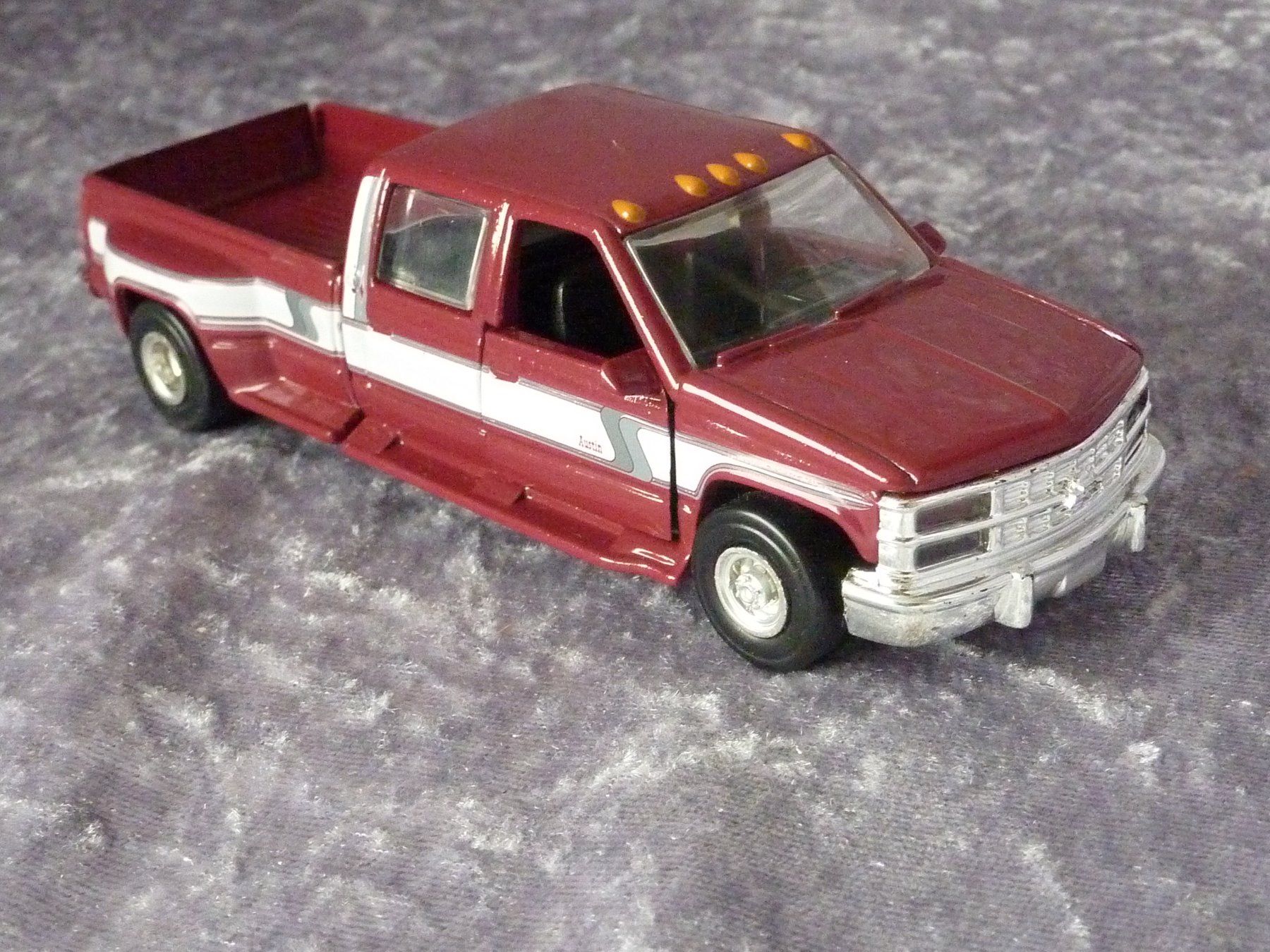 Chevrolet Modellini d'auto: Chevrolet Silverado Dually – Usato da Dürrenäsch venduto da modellautos4you 4