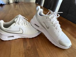 Nike Air Max Nuaxis Damen Gr. 38.5 (US 7.5)  wie neu