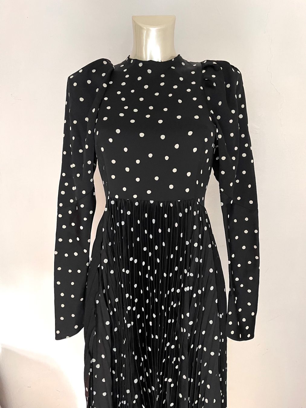 Vestiti: Khaite dress 2100$ – Usato da Barna venduto da orbuyorcry 4