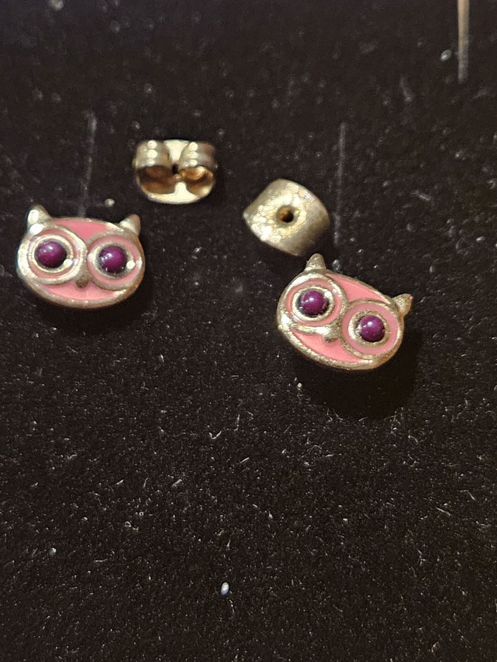 Ohrringe & -stecker: Ohrstecker Eulen oder Katzen Motiv rosa lila – Gebraucht aus Wettingen von Sk8ertomda