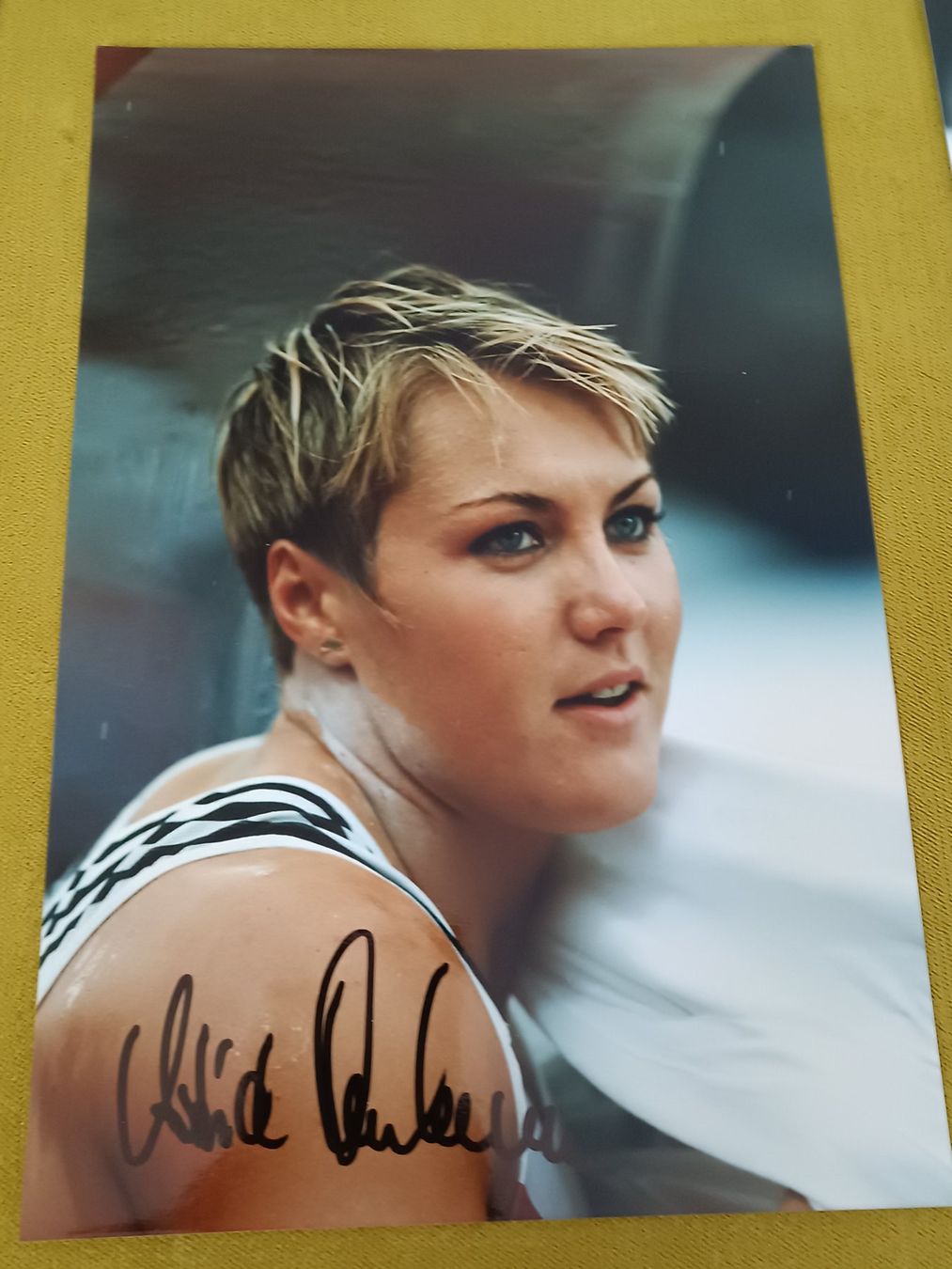 Autografi: Astrid Kumbernuss - 20x30 cm - Leichtathlet – Usato da Menziken venduto da Artographs