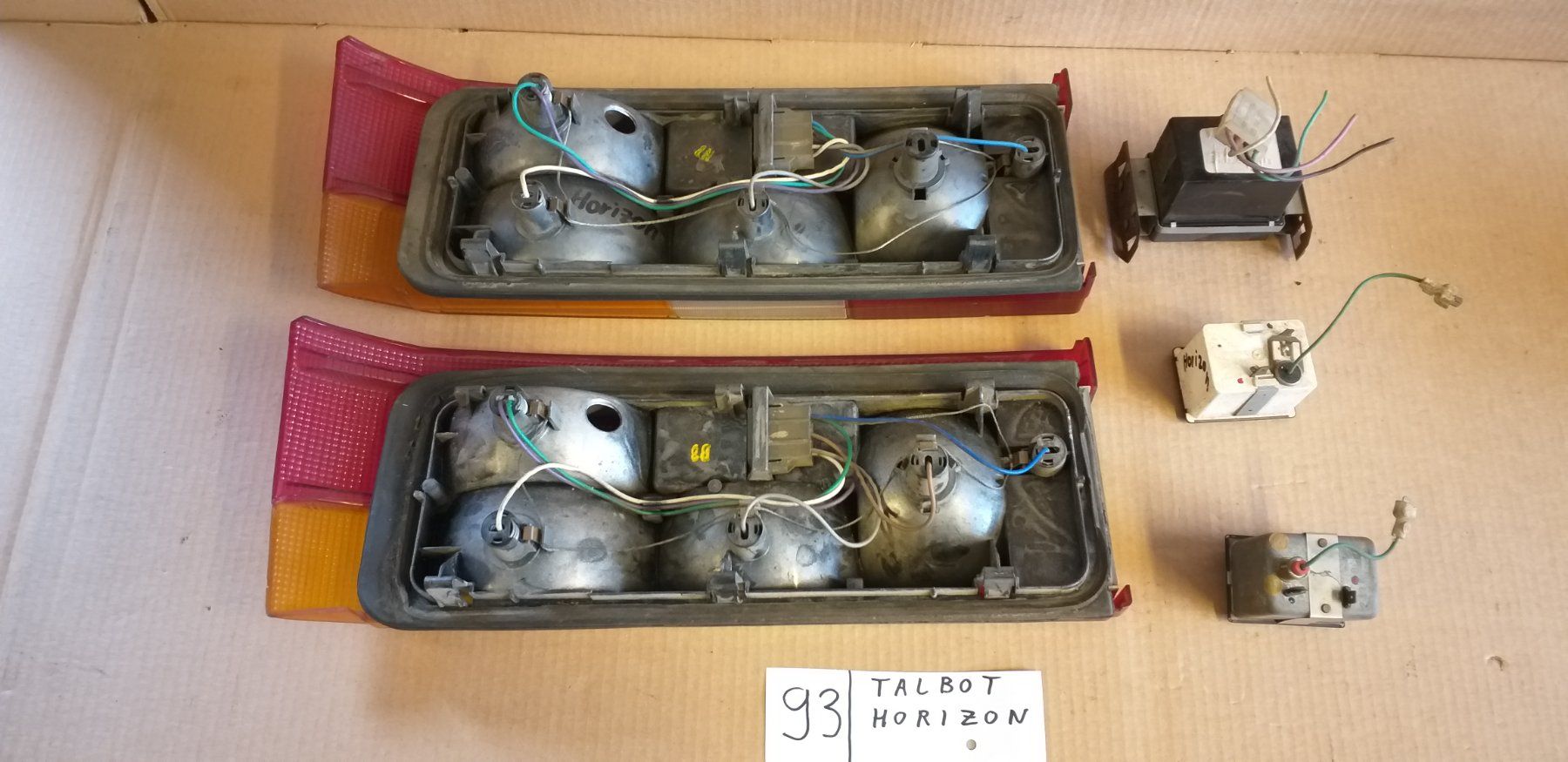 Talbot Tutti pezzi di ricambio auto: TALBOT HORIZON  FEUX ARR. G. + DIV. HORLOGES – Usato da cortébert venduto da rlv 7