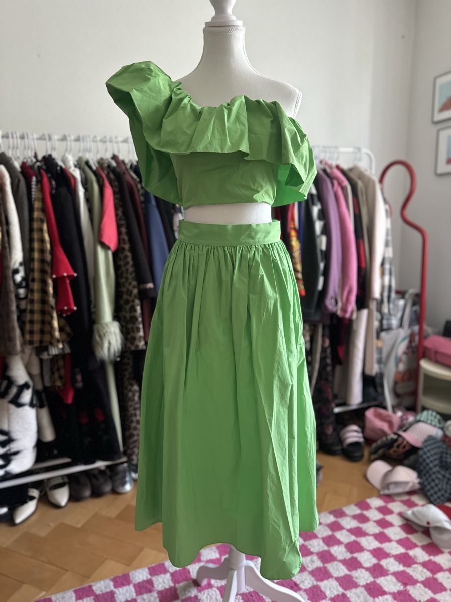 H&M Vestiti: Wunderschönes knallgrünes H&M Set NEU – Nuovo e nell'imballaggio originale da Zürich venduto da PuraVida111 1