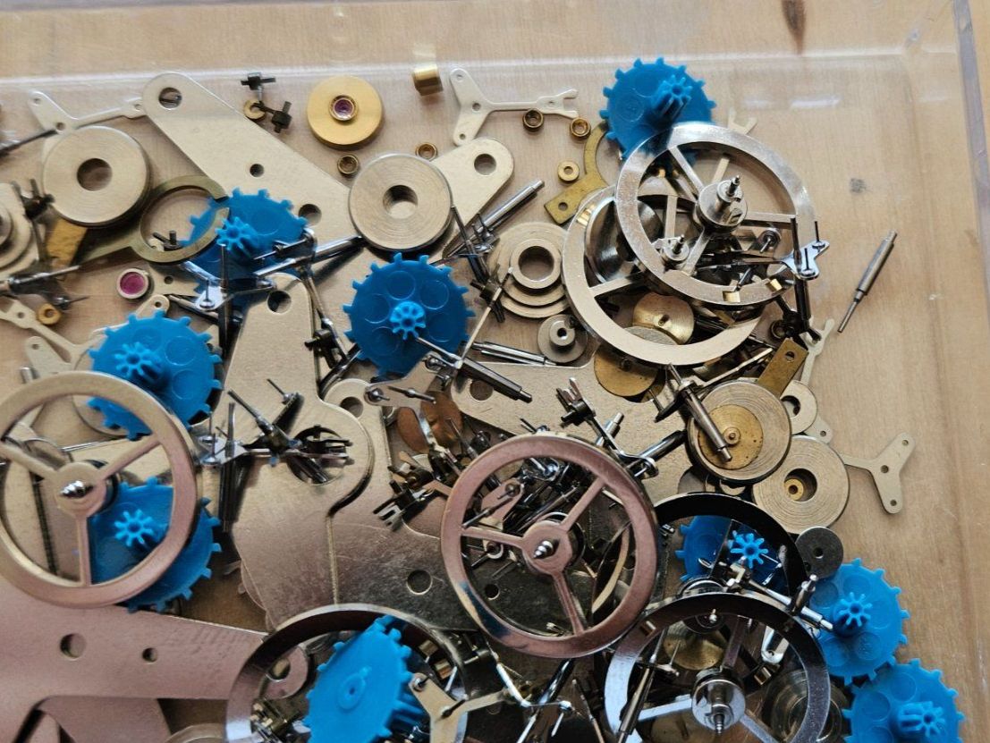 Montres: Diverse Uhrwerk Komponenten zum Basteln ect. – D'occasion à Lenk im Simmental par oli66661 1