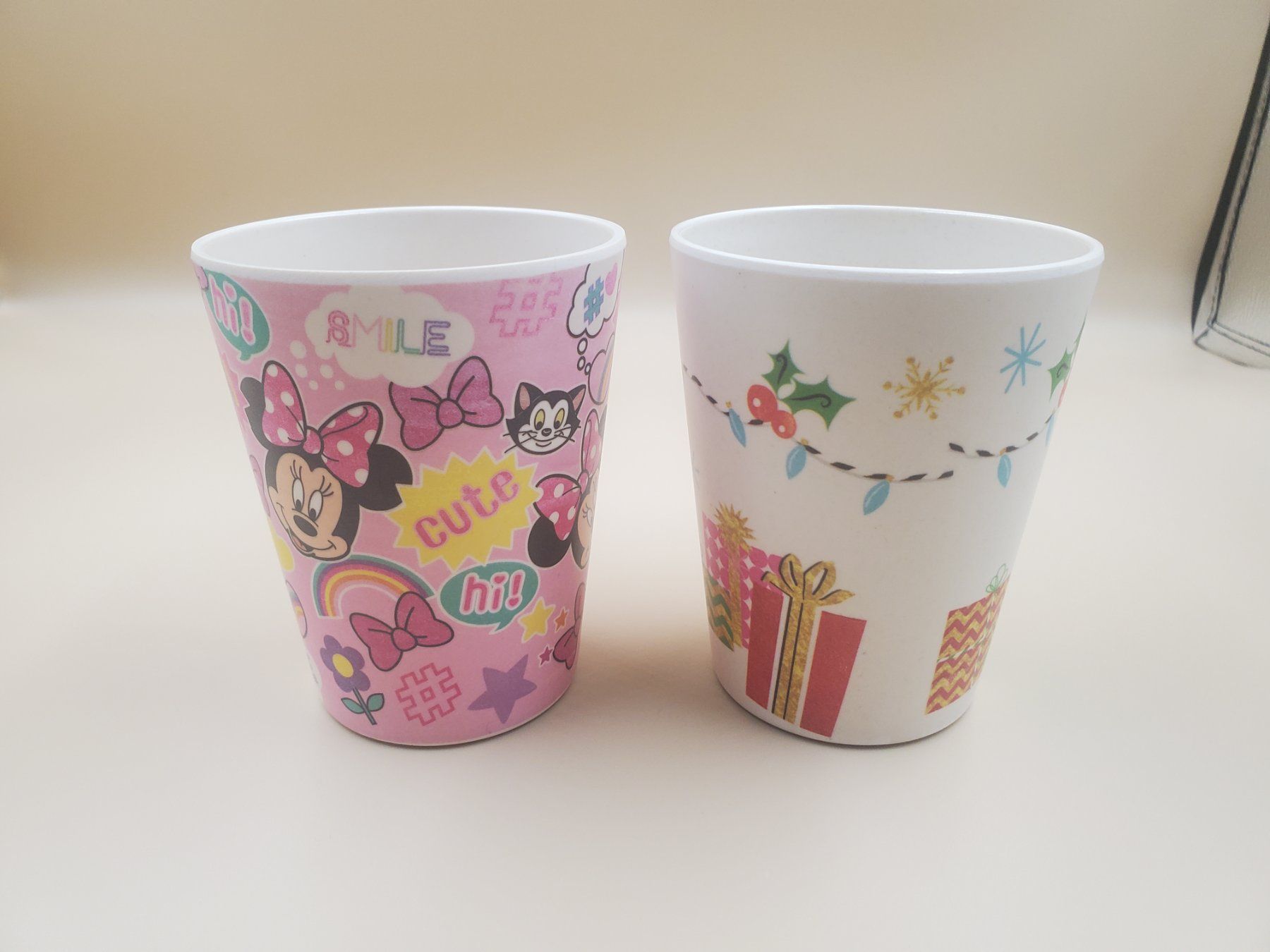 Disney Behälter & Ähnliches: 2 gobelets mélamine Disney Mickey et Minnie – Gebraucht aus Rennaz von La_malle_du_dauphin 1
