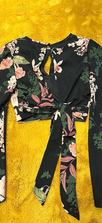 Blusen: Schicke Bluse XS-S – Gebraucht aus Rüthi (Rheintal) von ine_98z7 2