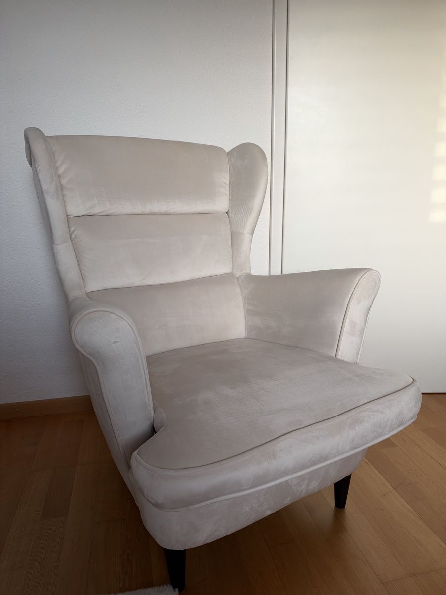 Poltrone: Ohrensessel Cremeweiss Samt – Usato da Rubigen venduto da Welle01 2