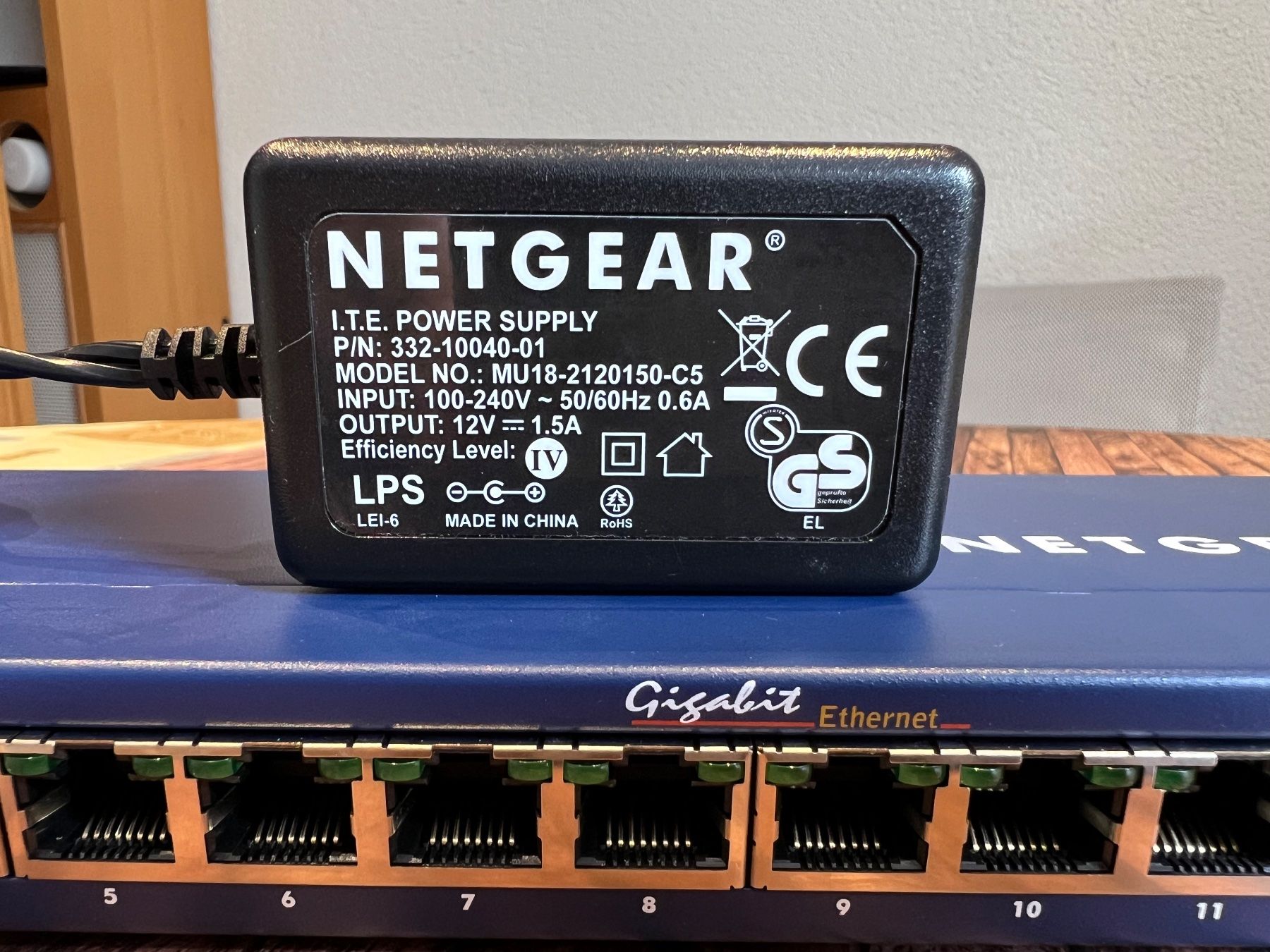 Netgear Hubs & Switches: Netgear ProSafe 16 Port Gigabit Switch GS116 – Gebraucht aus Hölstein von  2
