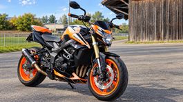 Suzuki GSR 750 in sehr gepflegtem Zustand
