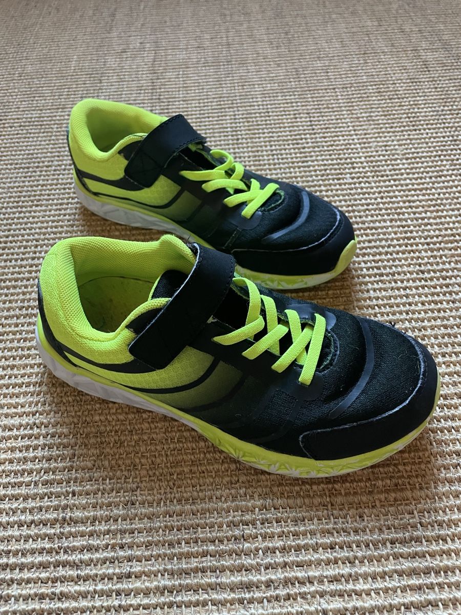 Scarpe per ragazzi: Hallenschuhe Vtx Grösse 35 – Usato da Zürich venduto da EliseSchmitz