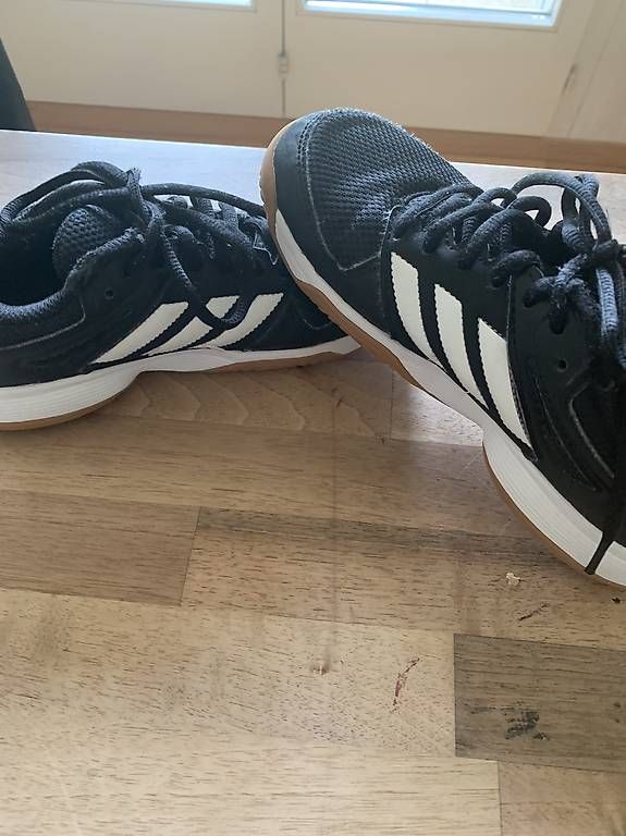 Adidas Scarpe per ragazzi: Hallenturnschuhe adidas GR.34 – Usato da Amriswil venduto da Vierbeiner01 2