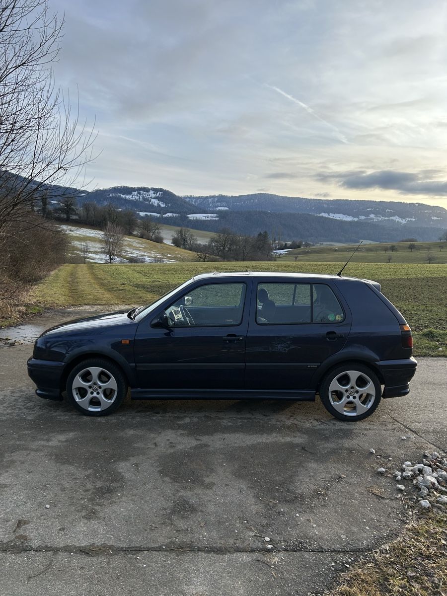 VW Autos: Golf 3 VR6 – D'occasion à Montsevelier par Diego2828 4