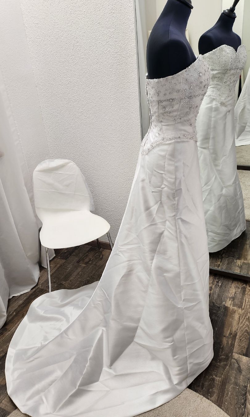 Vestiti: Weiss Brautkleid – Nuovo (secondo la descrizione) da Uster venduto da VMT. 2
