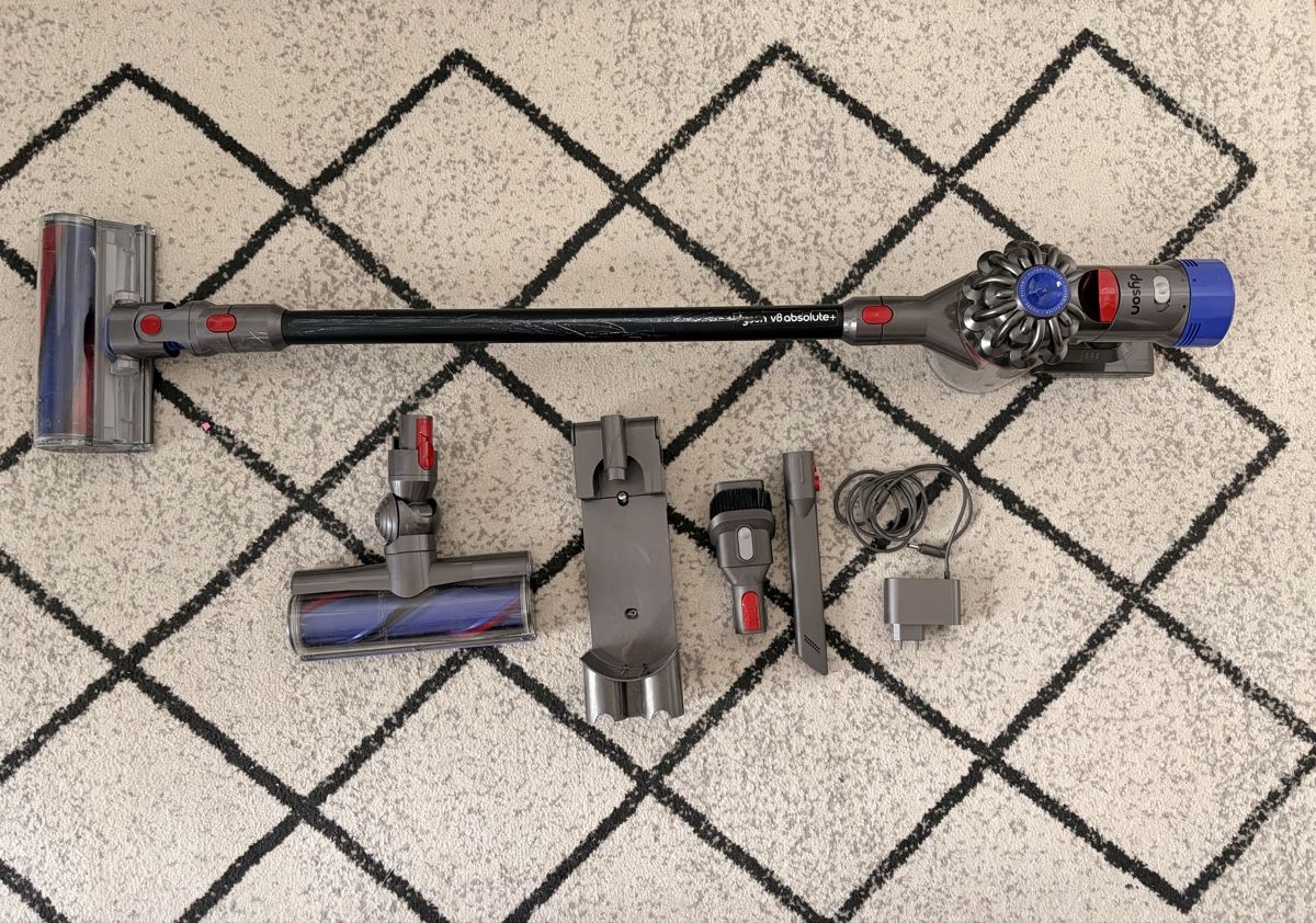 Dyson Staubsauger & Zubehör: Dyson V8 Total Clean – Gebraucht aus Bussigny von LabiZaule