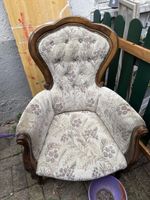 Antiker Ohrensessel mit Knopfheftung, Vintage Look!