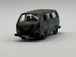 Schuco 26366 VW T3 Bus Bundeswehr flecktarn