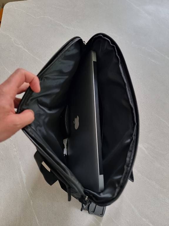 Apple Notebook: Apple MacBook Air 13" mit Tasche & Maus – Usato da Vaduz venduto da Safak_Yz 4
