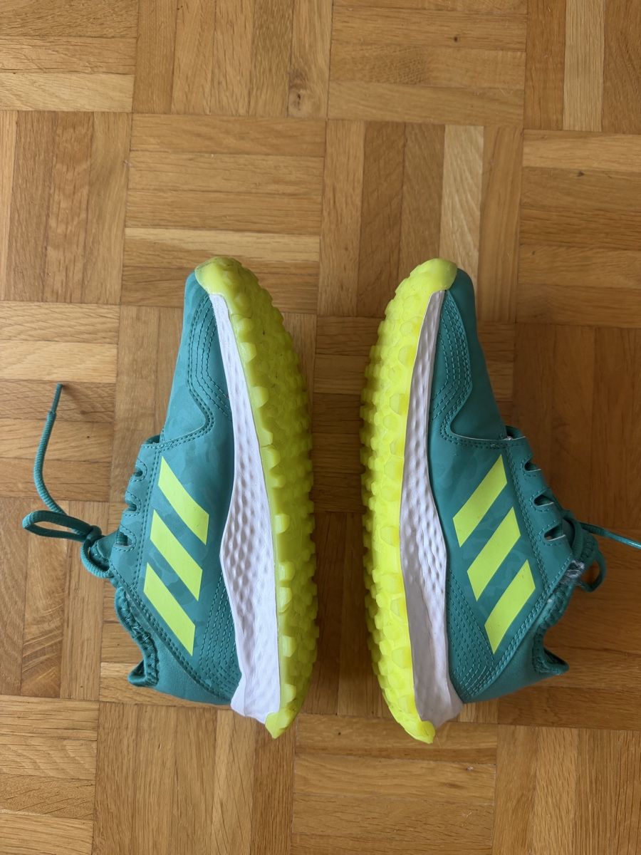 Adidas Chaussures garçon: Hockey Youngstar Schuhe – Neuf (Voir description) à Zürich par prochcar 1