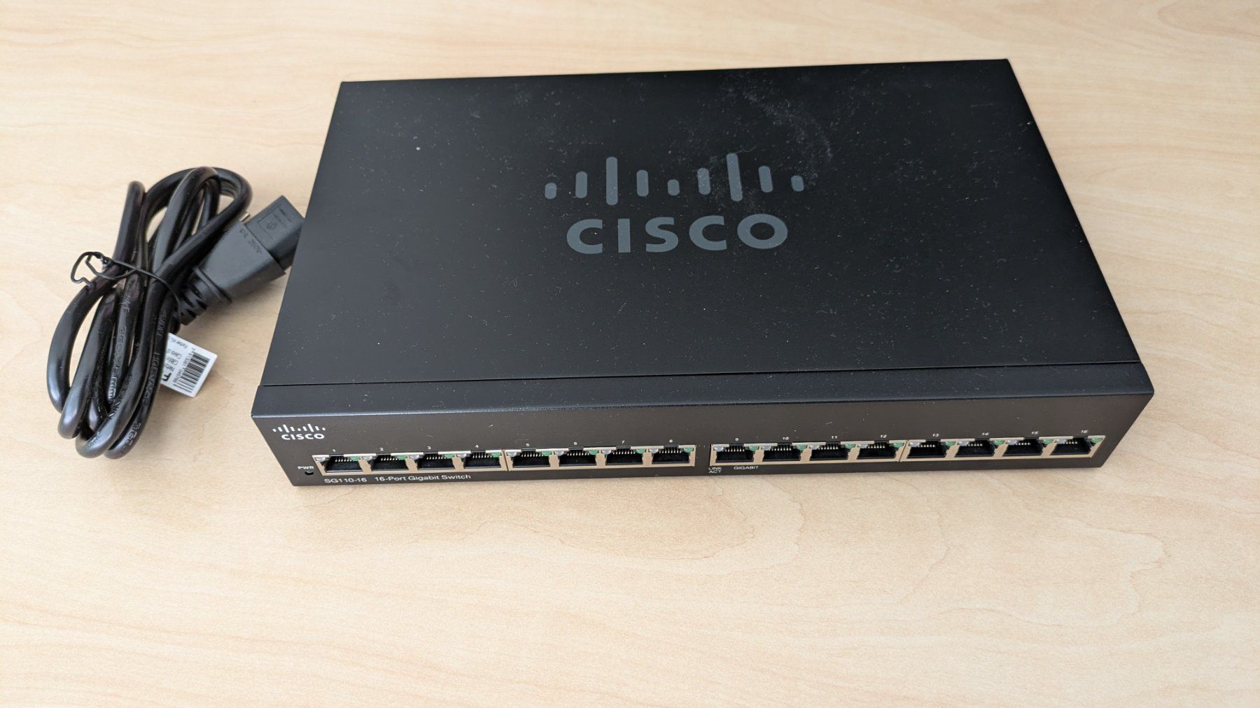 Cisco Hub & Switch: Cisco 16-Port Gigabit Switch - SG110-16 – Usato da Staufen venduto da Fleby84