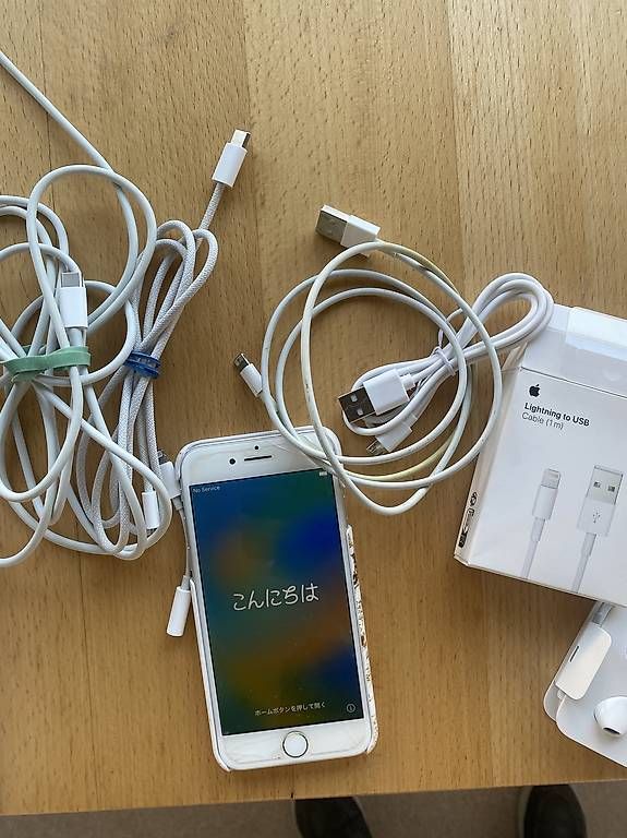 Telefoni cellulari / Smartphones: iPhone 8, top Zustand Batterie 89% – Usato da Zürich venduto da ER-