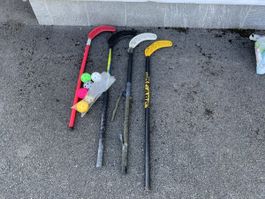 Unihockeystöcke Set 4 Stück mit Bällen gebraucht