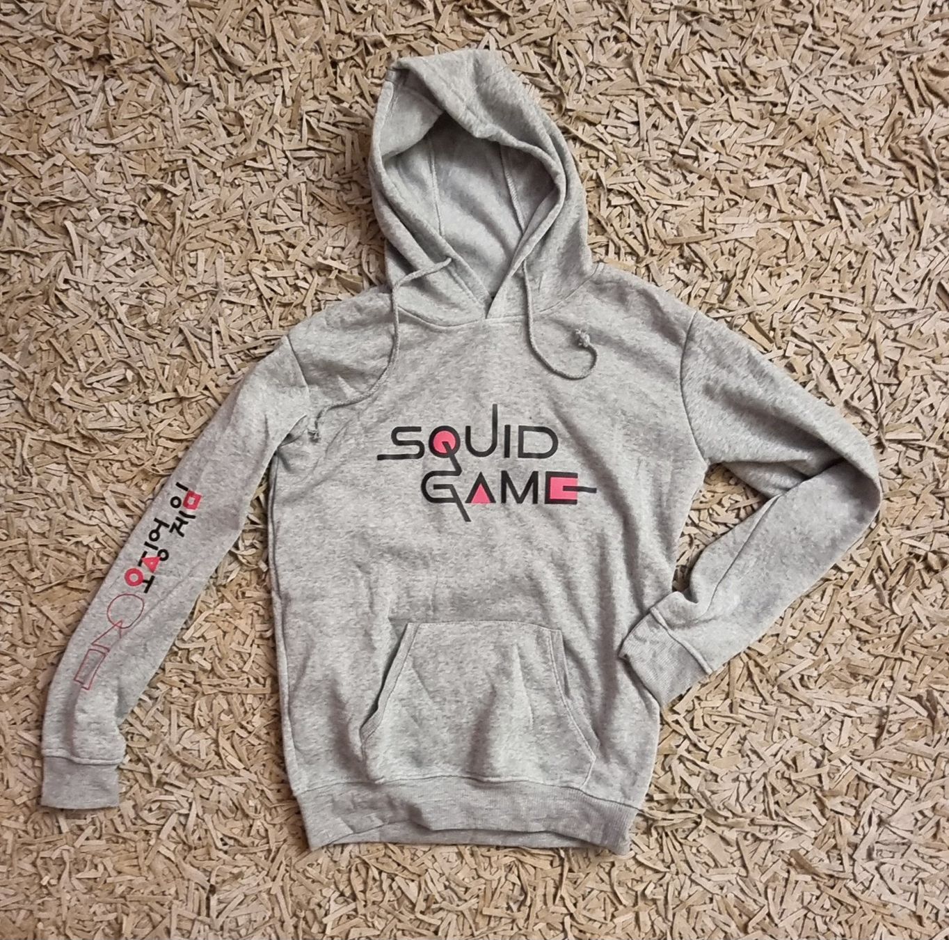 Pulls & Sweat-shirts: Squid Game Pullover Hoodie Kapuzenpullover schwarz rot grau – Neuf avec emballage d'origine à Wettingen par ray_boccia 5