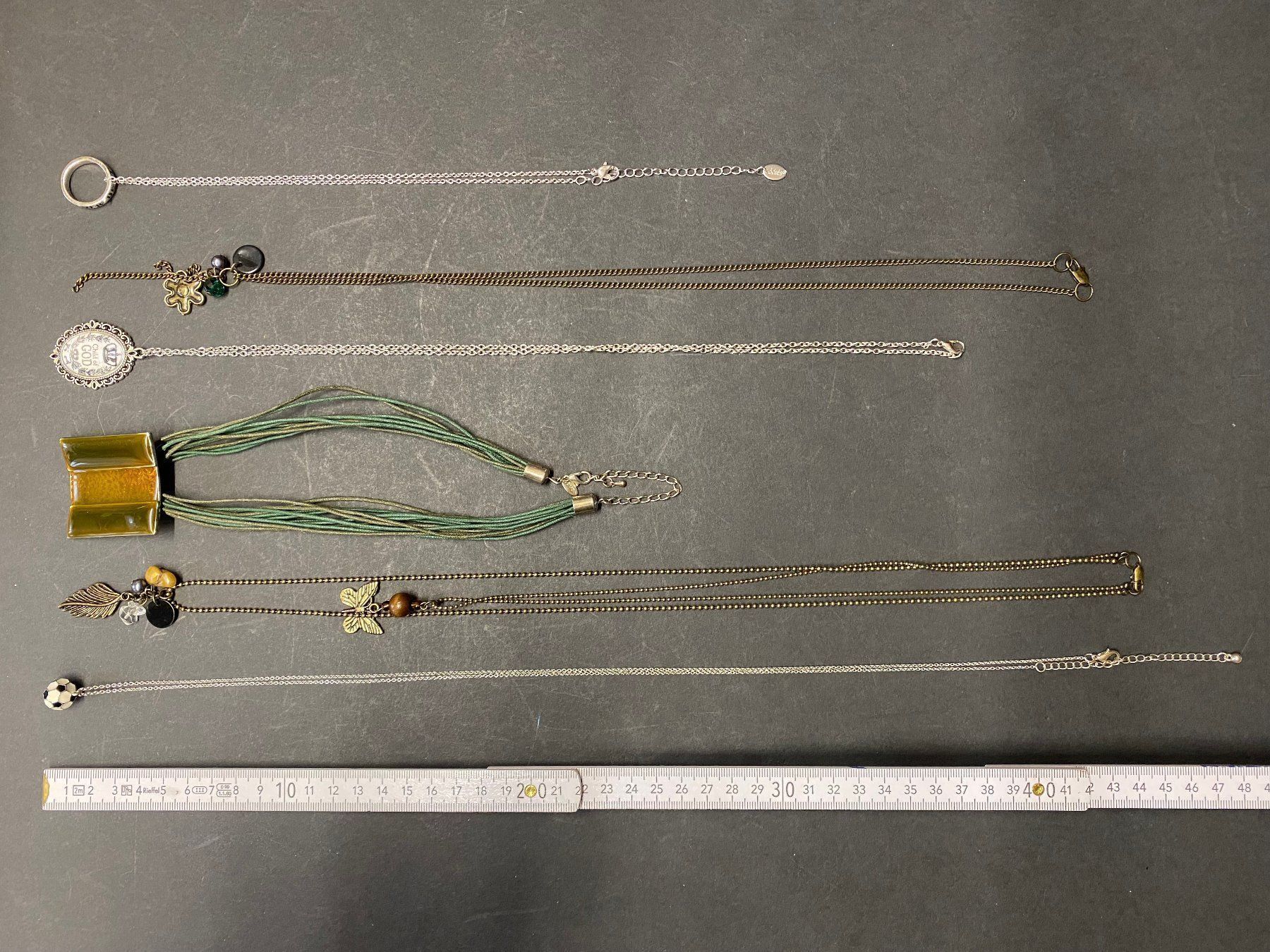 Autres bijoux: Modeschmuck Lot, 6 Kette und 1 Ring – D'occasion à Schaffhausen par sparzone 9