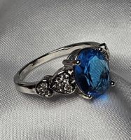 Ring mit funkelndem Zirkonia, 925 versilbert Gr. 9
