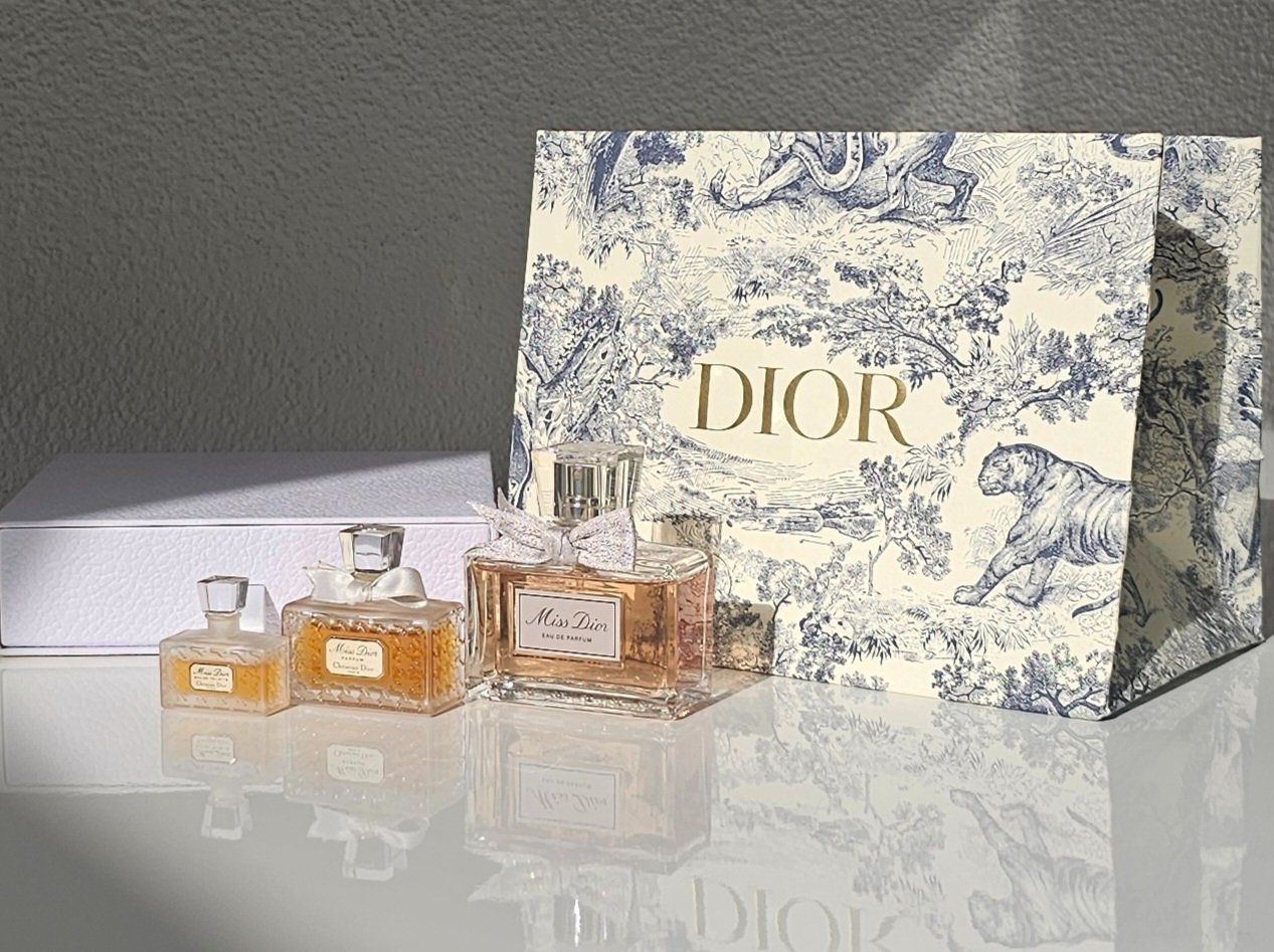 Dior Profumi & Eau de Toilette: Miss Dior Eau de Parfum.Vintage.Original. – Nuovo (secondo la descrizione) da Gunzgen venduto da thomasbx 3