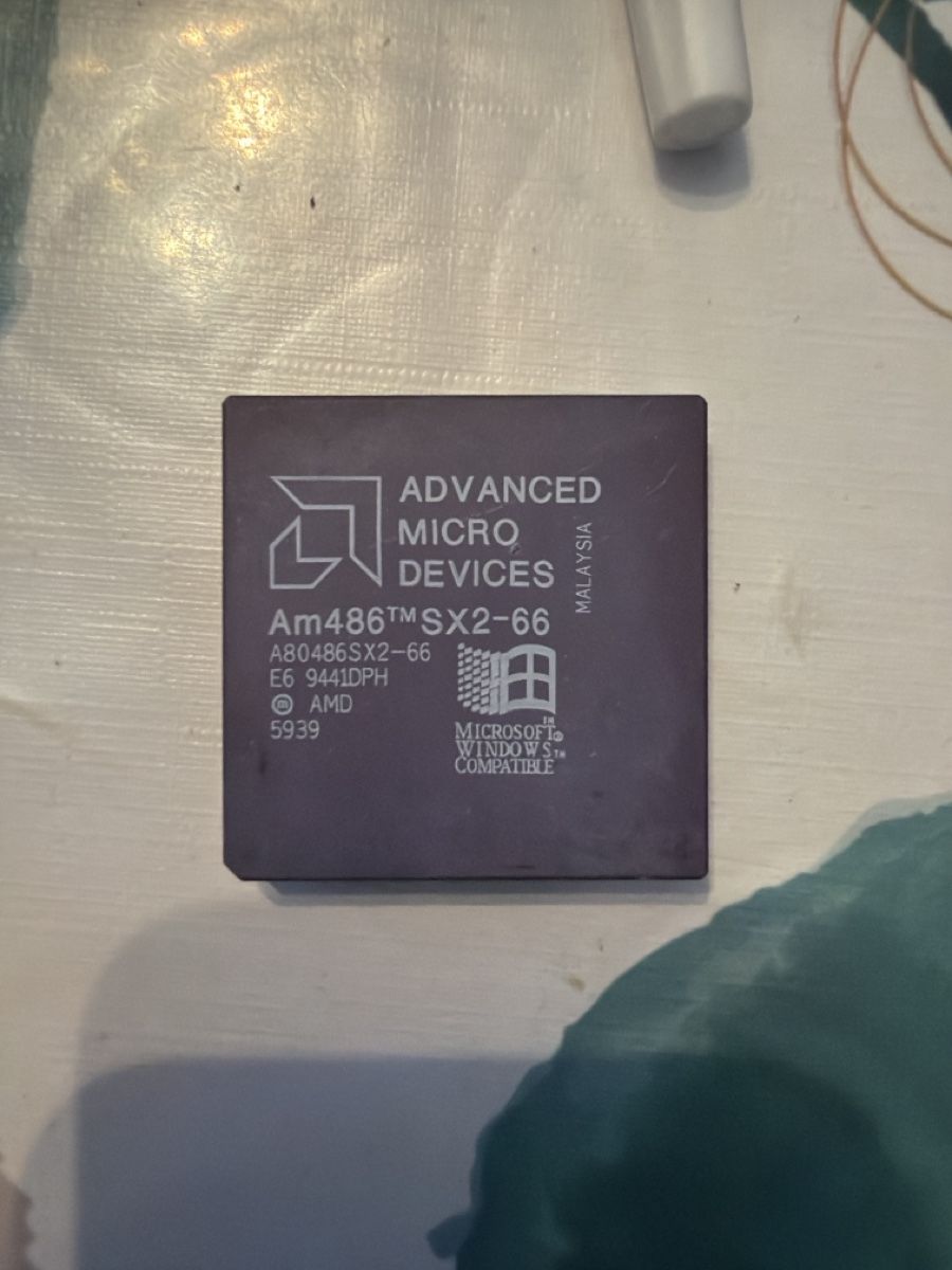 Amd Composants électroniques: AMD Am486 SX2-66 – Défectueux à Martigny par capri2800