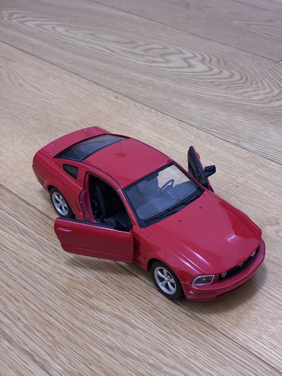 Ford Modellautos: 2005 Ford Mustang GT 1:24 – Gebraucht aus Montagnola von ciain67 1
