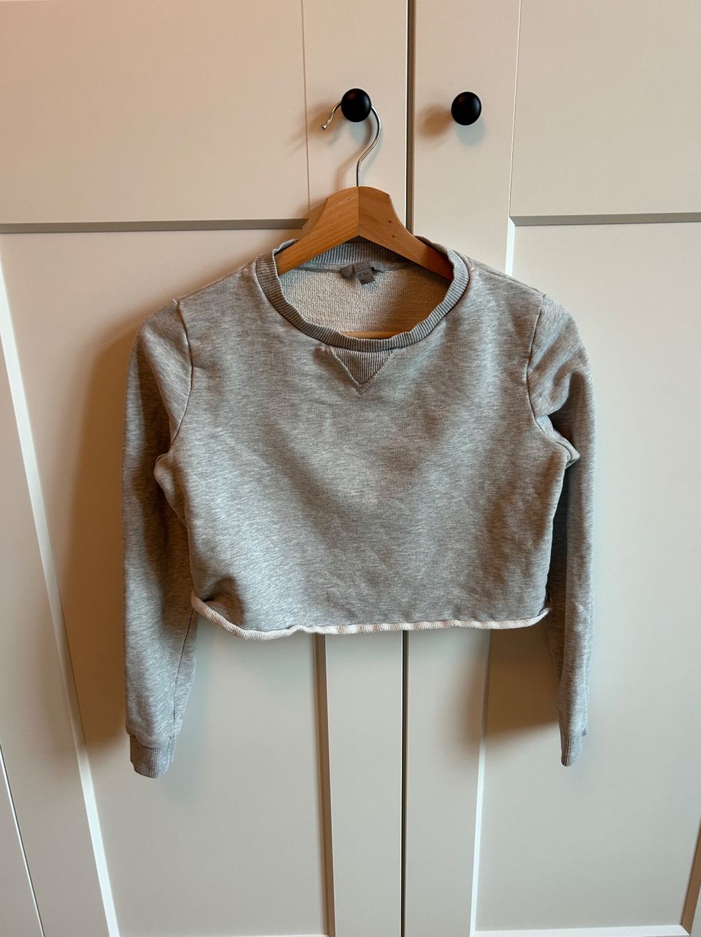 Cos Maglioni & Felpe: Cos Cropped Top – Usato da Luzern venduto da jas_26fc