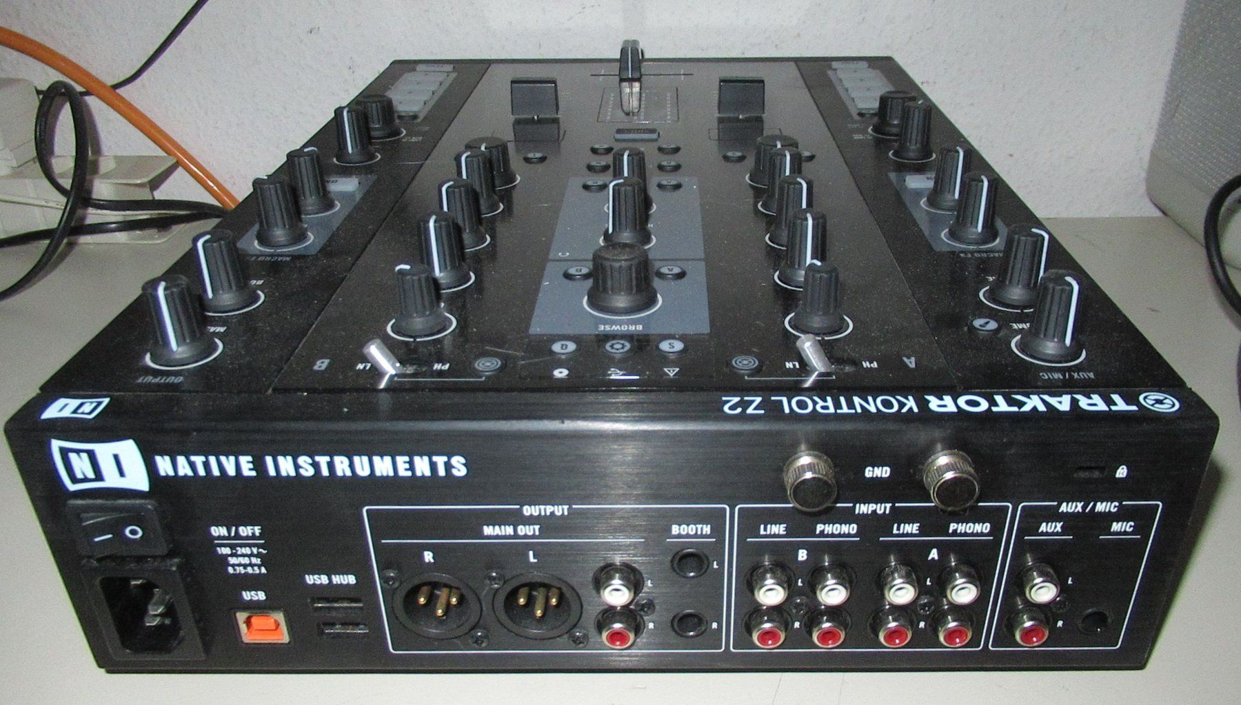 Traktor Console di mixaggio: Traktor Kontrol Z2 Native Instruments – Usato da Männedorf venduto da livesteam 9