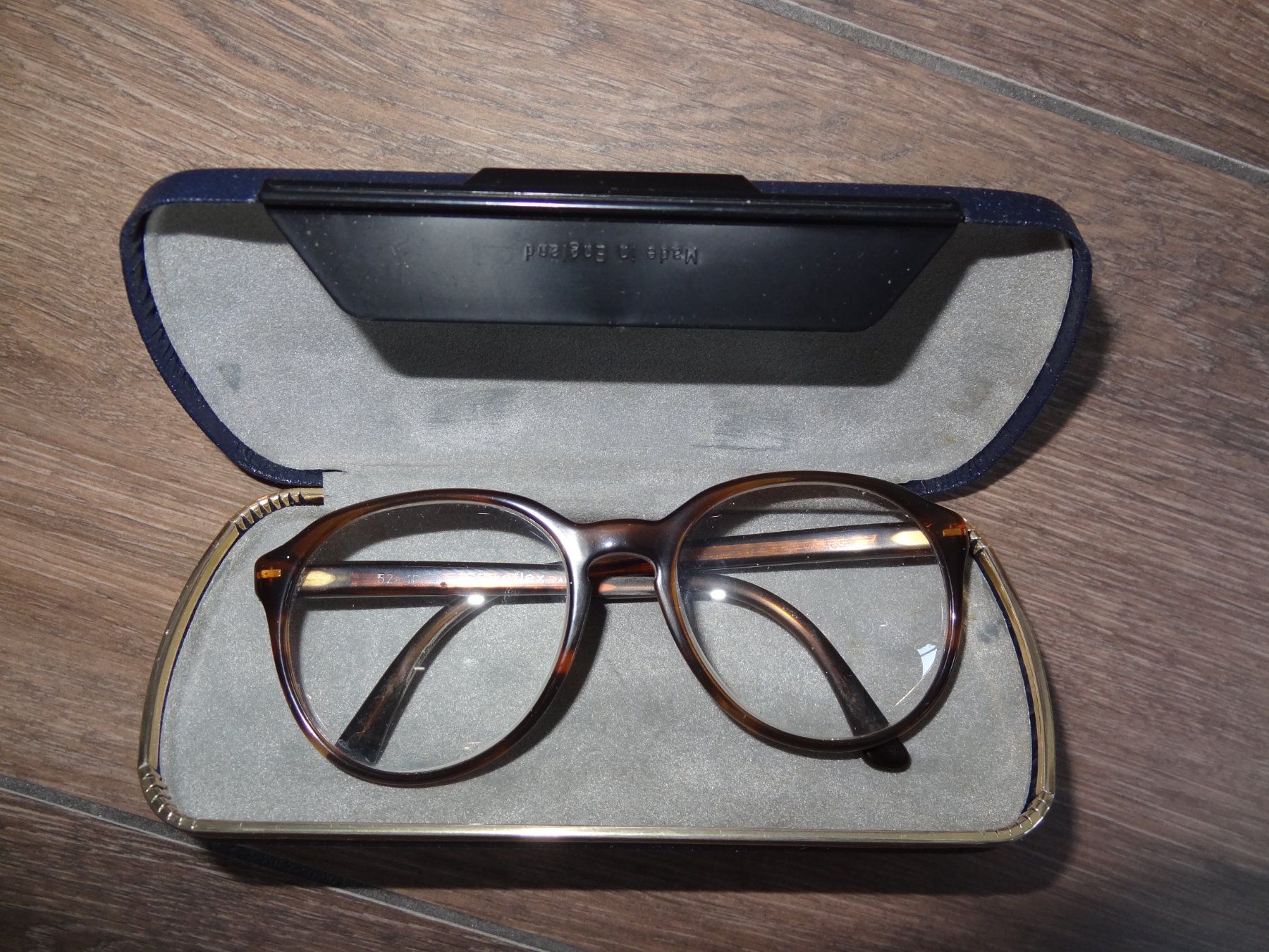 Brillen & Gläser: Lunettes de vue avec étui – Gebraucht aus Satigny von salvatore73