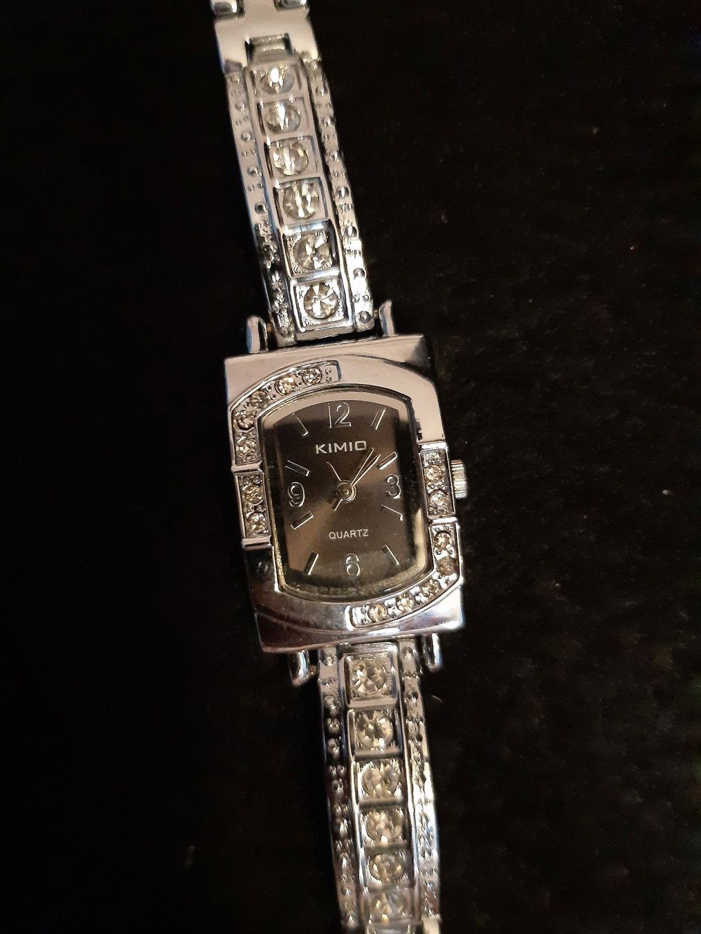 Bracciali & Braccialetti: Lady Armbanduhr sehr elegant glizernd – Nuovo e nell'imballaggio originale da St. Margarethen TG venduto da ursk10