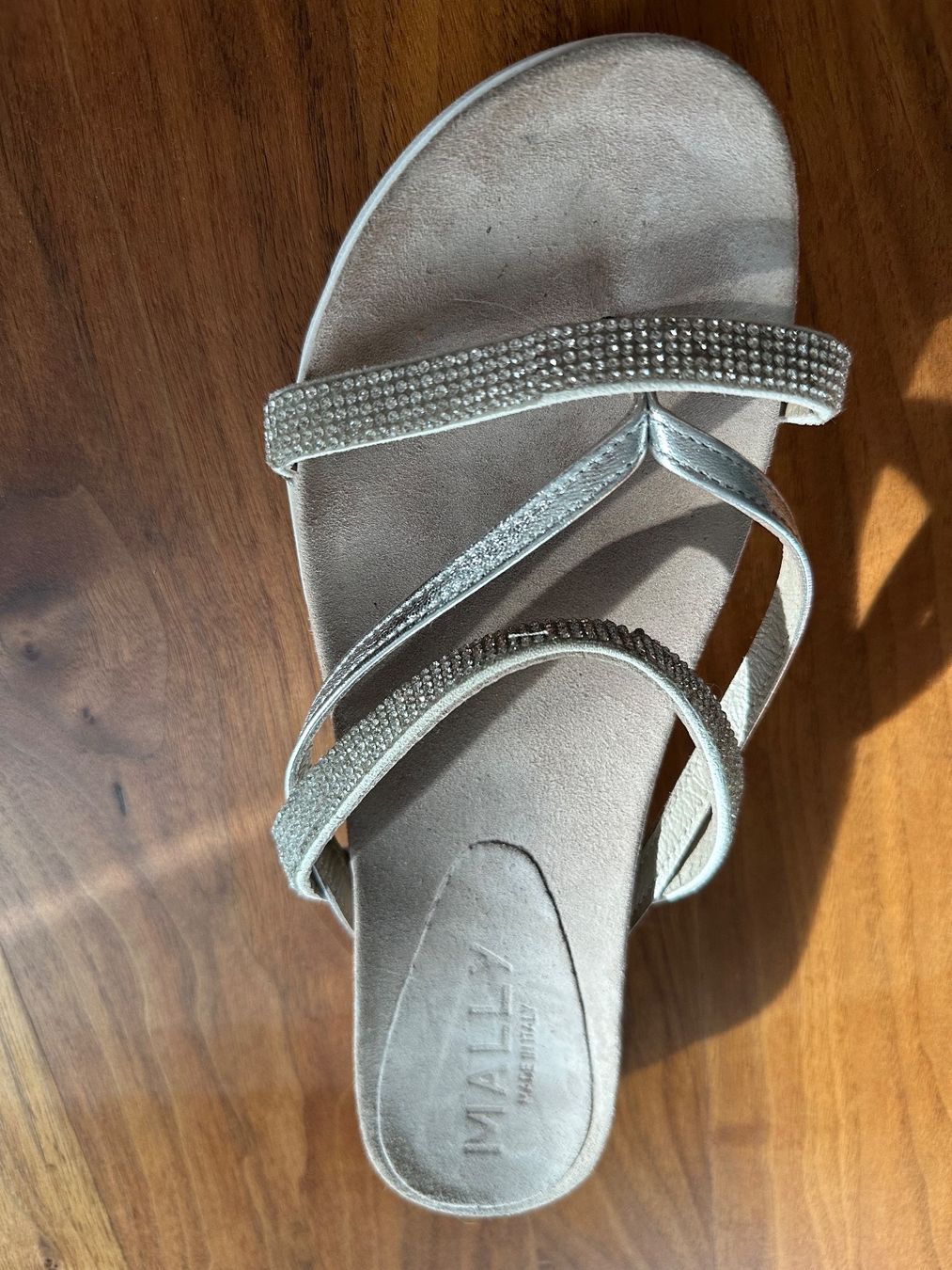 Scarpe da donna: Damen-Sandale, beige/silber, Gr. 40 – Nuovo (secondo la descrizione) da Mollis venduto da springcreek 1
