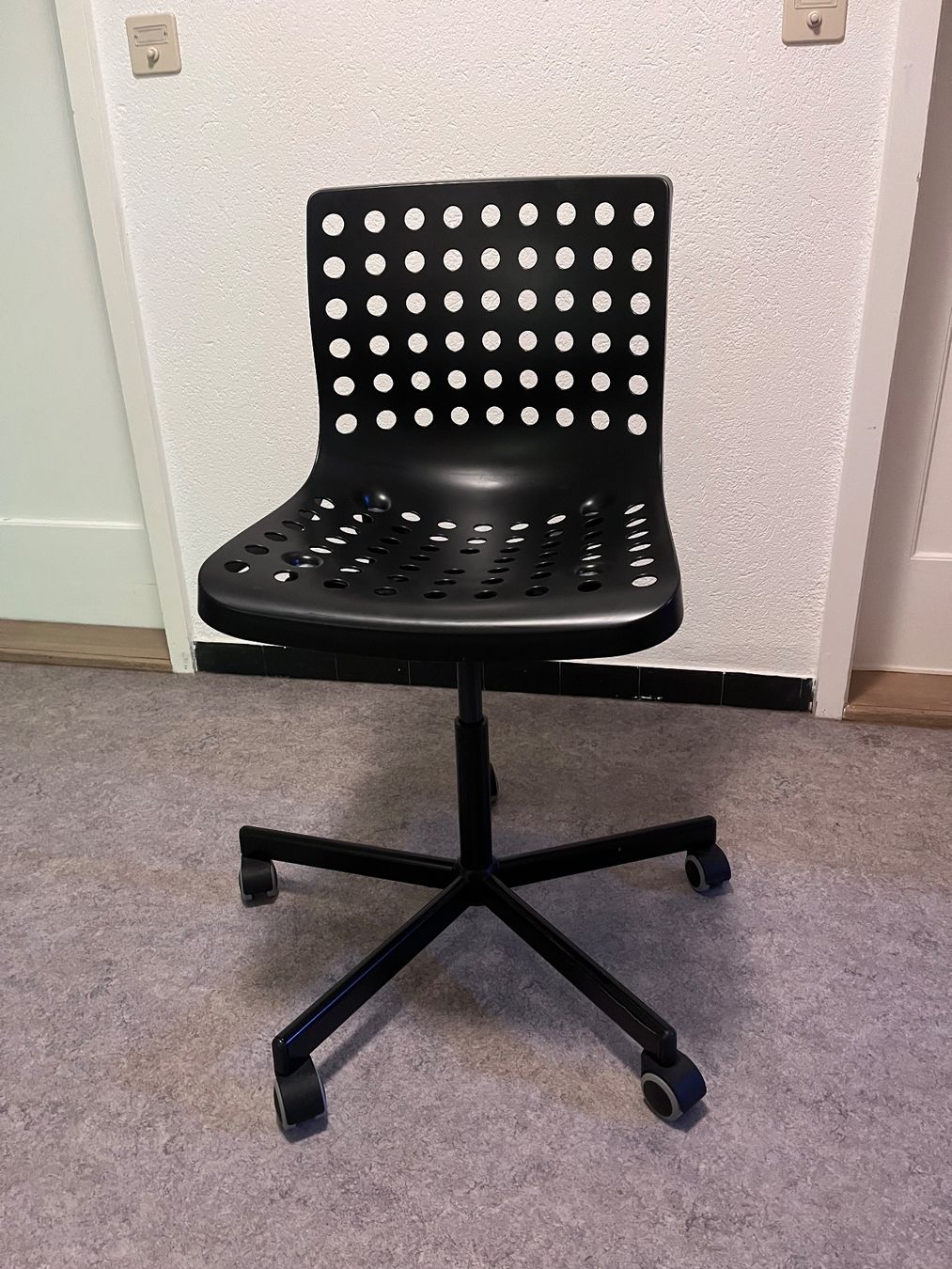 Sedie: Bürostuhl schwarz – Usato da St. Gallen venduto da kik_jj6q