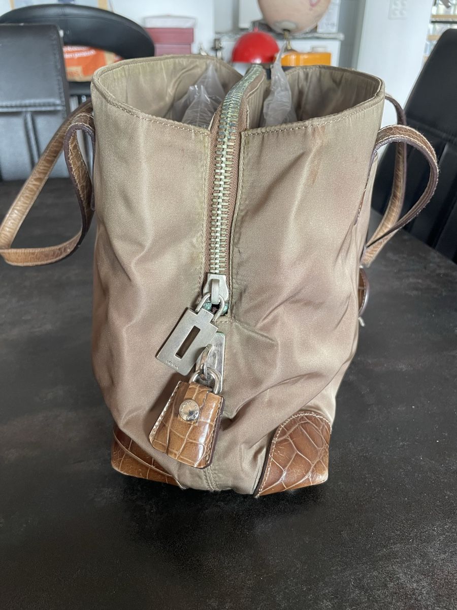 Prada Borse da donna: Sac à Main Prada Nylon Cuir – Usato da Vallamand venduto da Bricbracbroc82 9