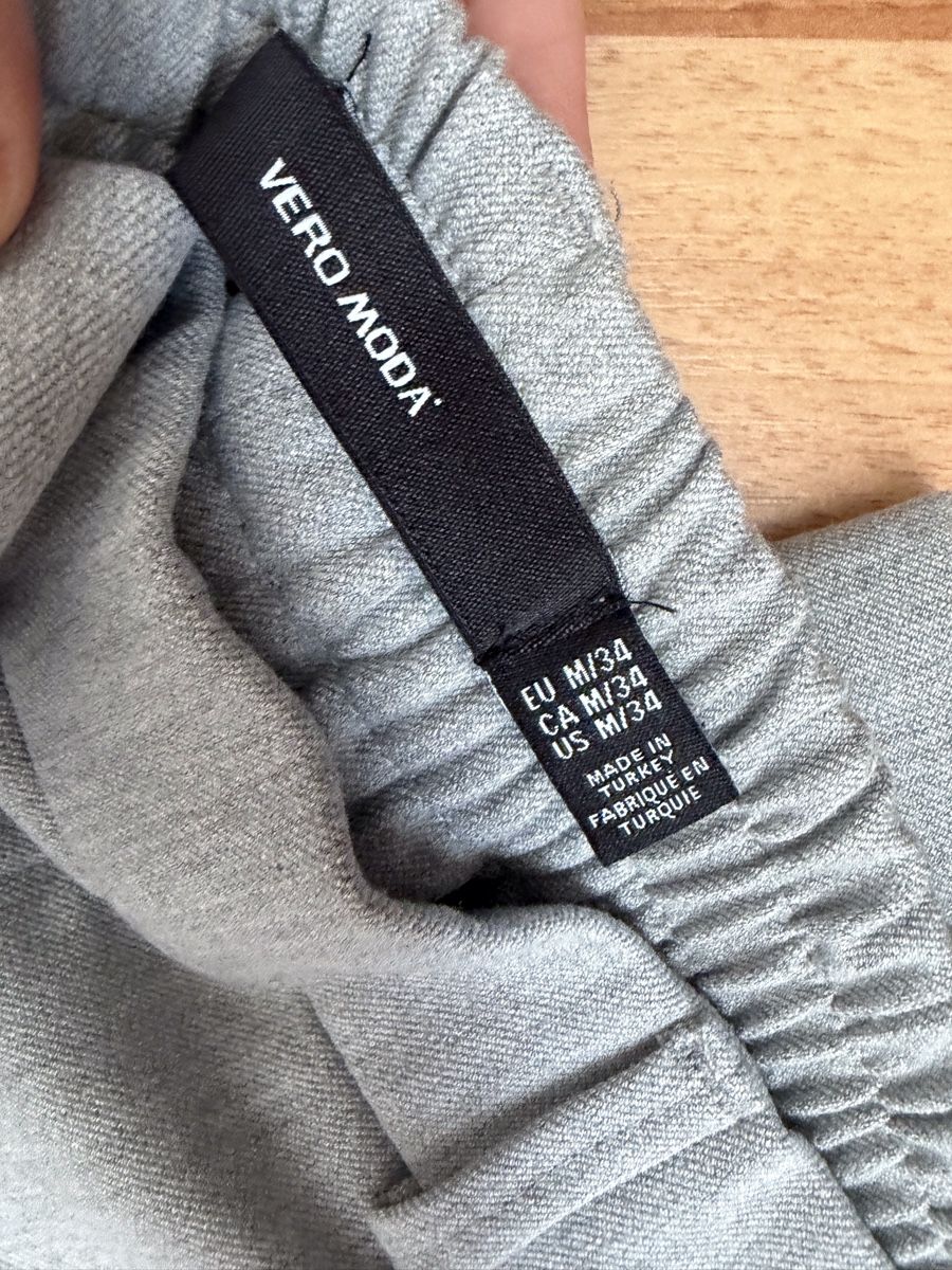 Pantaloni: Pantalon classique gris – Nuovo (secondo la descrizione) da Le Noirmont venduto da Fanny_ 4