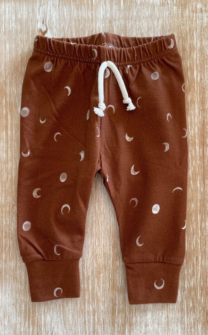 Pantaloni: Leggins mit Mondprint, Grösse 62 – Nuovo (secondo la descrizione) da Burgdorf venduto da Crown.