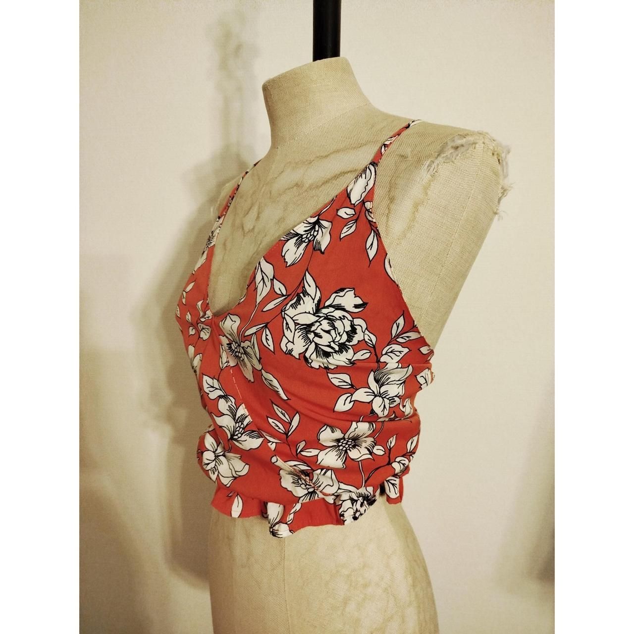 Top: Sommertop, floral, geschnürt – Usato da St. Gallen venduto da jbu_ns6v