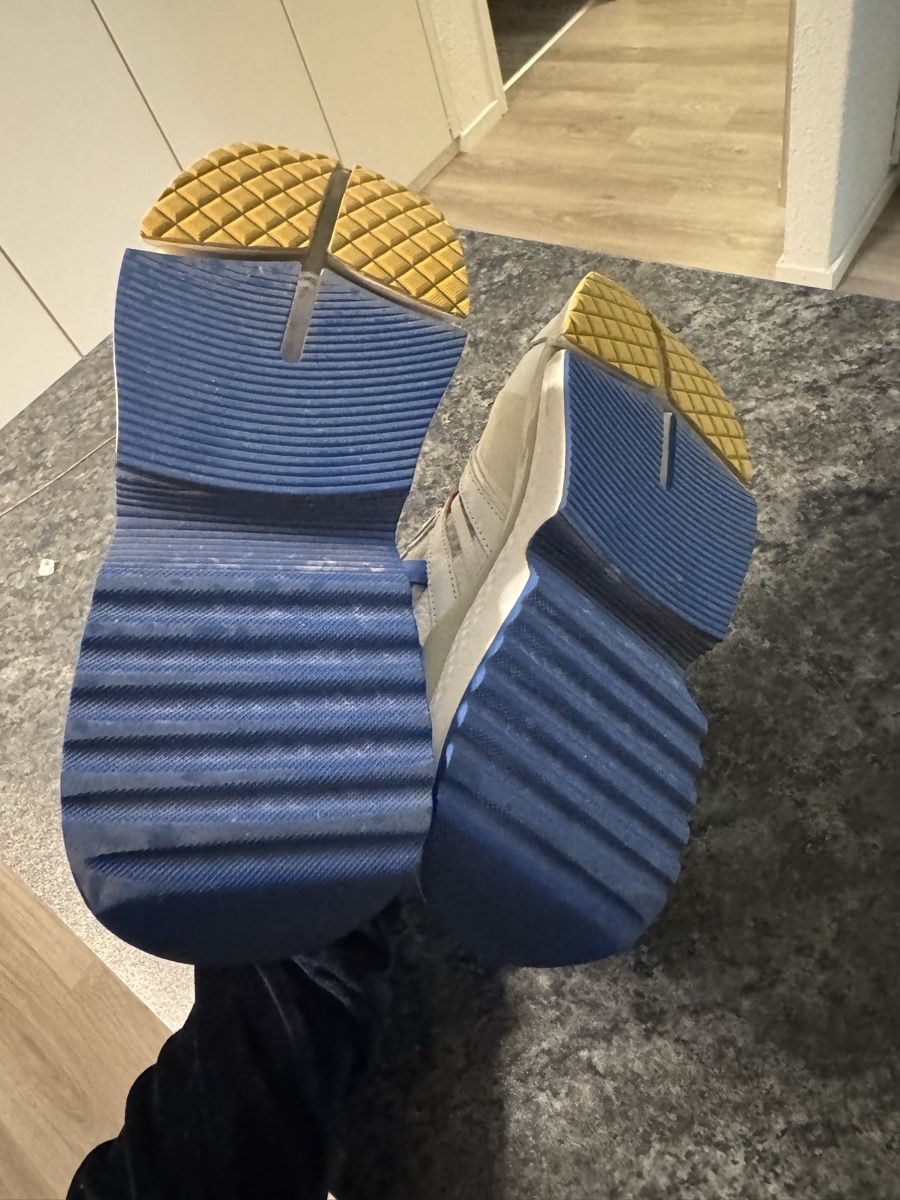 Scarpe da donna: Karl Lagerfeld Sneaker – Usato da zürich venduto da dalia06 4