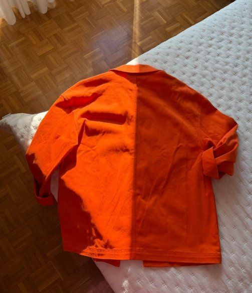 Prada Jacken: Prada orange jacket – Gebraucht aus geneve von chiaraac 5