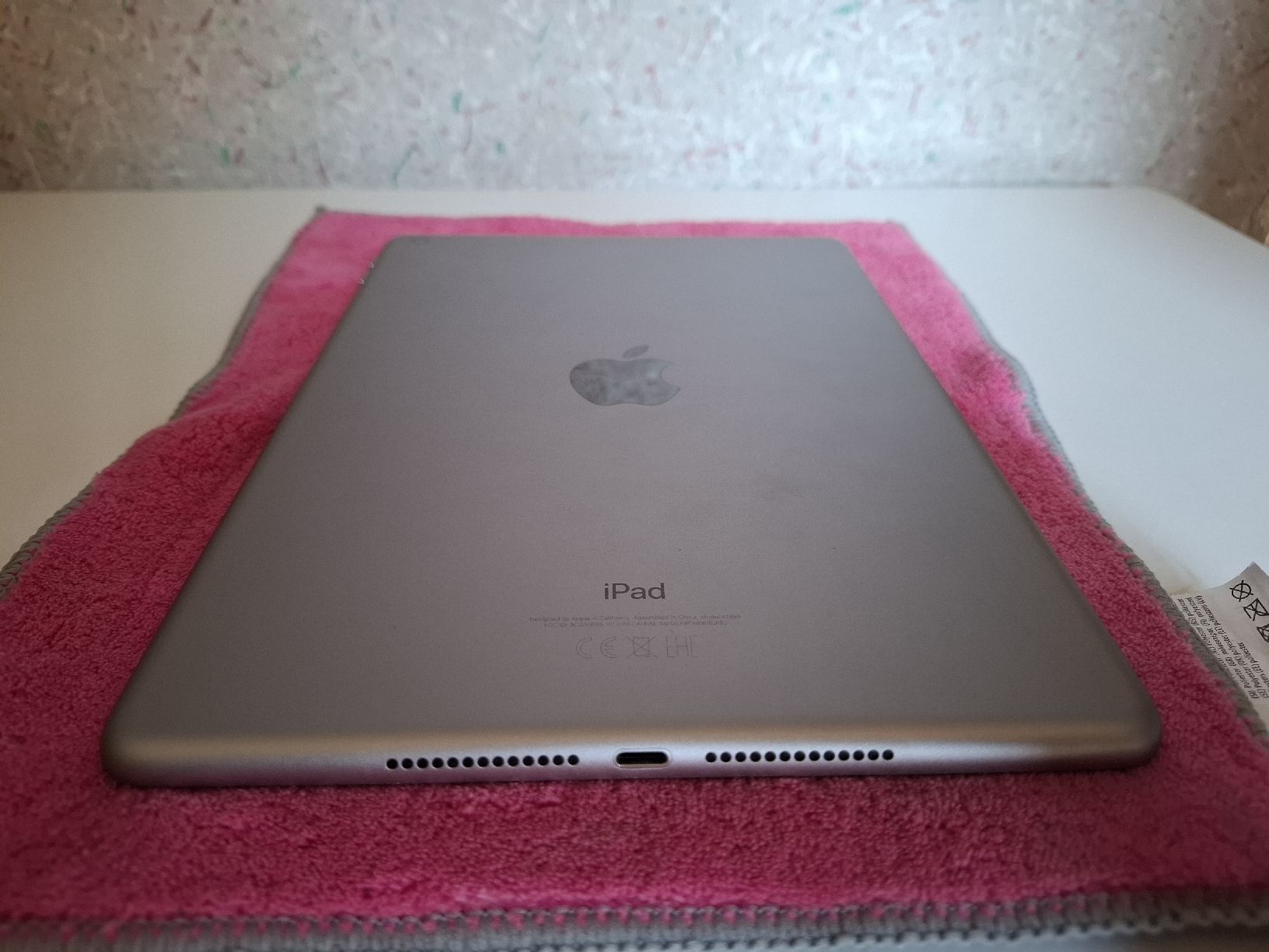 Apple Tablet PC: iPad 6. Generation 32 GB, Grau (A1893) – Usato da Wattwil venduto da instwater_ 2