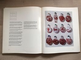 rar und signiert "Snuff Bottles of China" von Hugh M. Moss