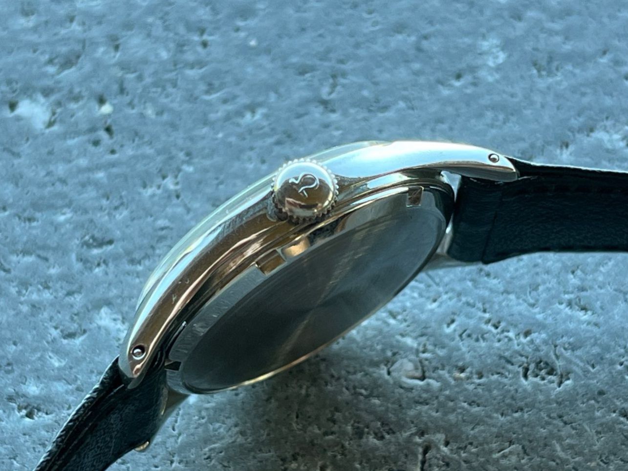 Omega Uhren: OMEGA 2640-3 HONEYCOMB NOS – Neu (gemäss Beschreibung) aus Beinwil am See von watchfever 4