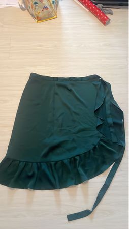 Elegant Green Ruffle Skirt - Perfect for Autumn Outings!