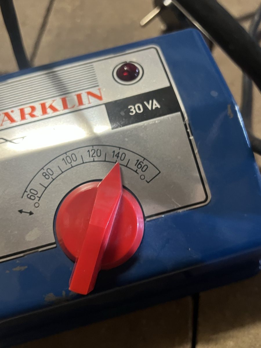 Märklin Accus, Chargeurs & Blocs d'alimentation: Märklin Transformator 30 VA mit Regler, blau, gebraucht – D'occasion à Dittingen par Bellevista 1