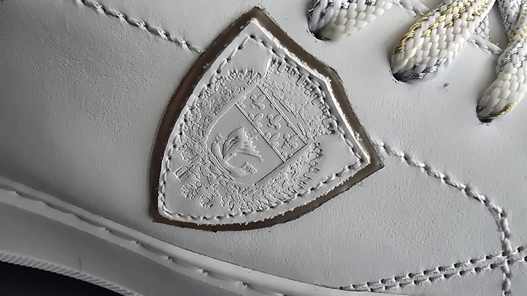 Damenschuhe: Philippe Model Temple Low Sneaker weiss/beige - Gr. 37 – Neu und originalverpackt aus Niederhasli von Z3RO 2